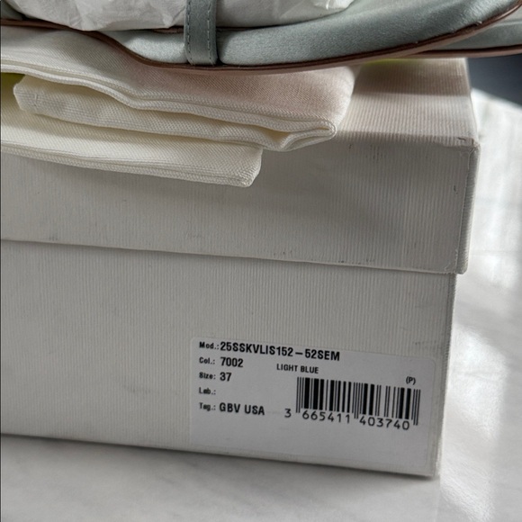 Giambattista  Valli (Brand New) Bouquet Embellished Silk T-Strap Sandals, 37 (7) - Picture 6 of 8